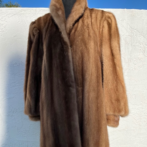 MINK COAT by McRae's Women's Medium FlawlessStylish and supple Mink Coat
